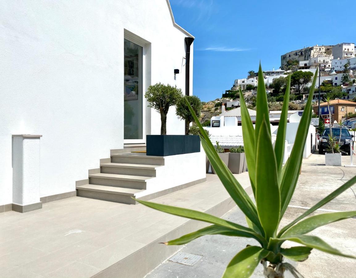 Marina Bay Suites Peschici Exterior photo
