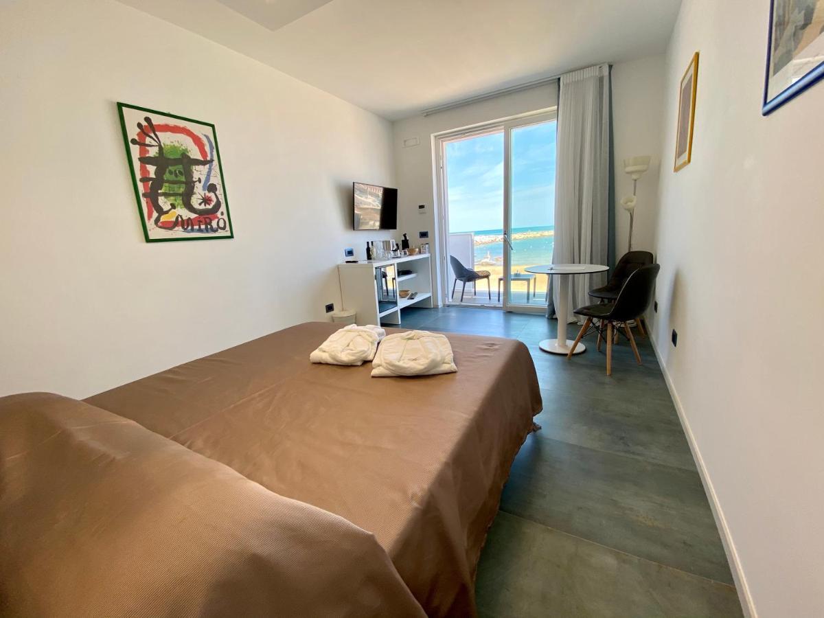 Marina Bay Suites Peschici Exterior photo