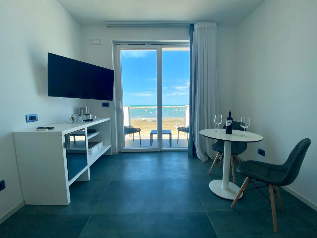 Marina Bay Suites Peschici Exterior photo